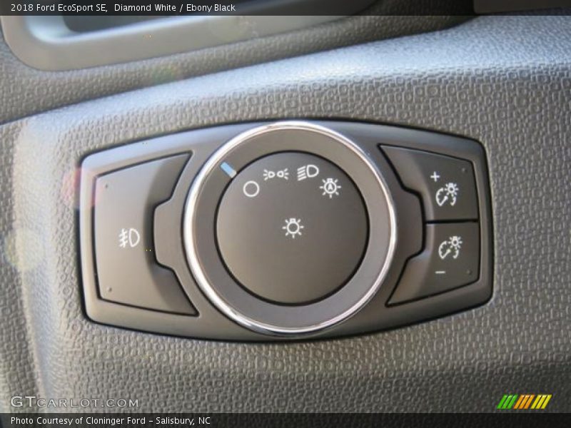 Diamond White / Ebony Black 2018 Ford EcoSport SE
