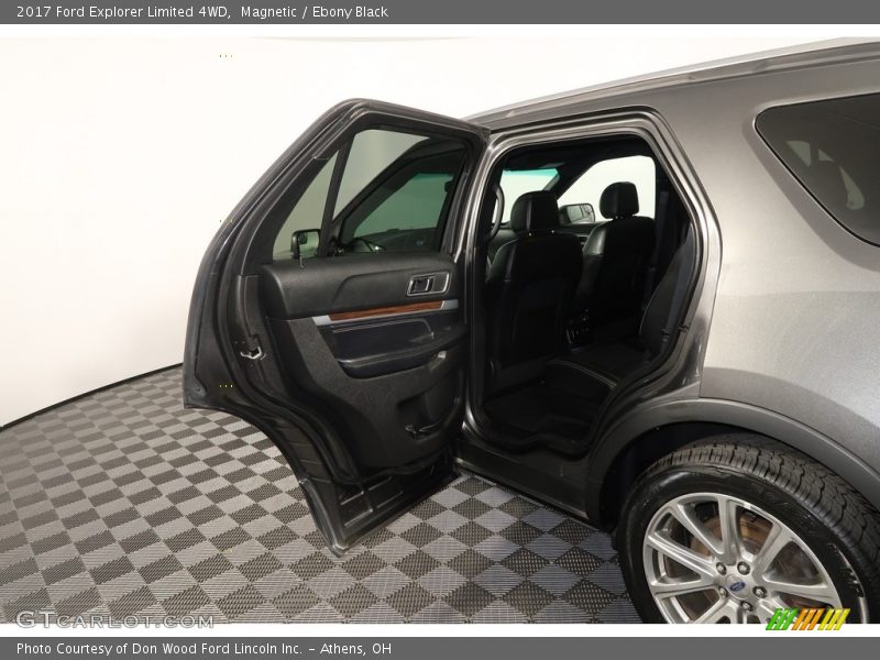 Magnetic / Ebony Black 2017 Ford Explorer Limited 4WD