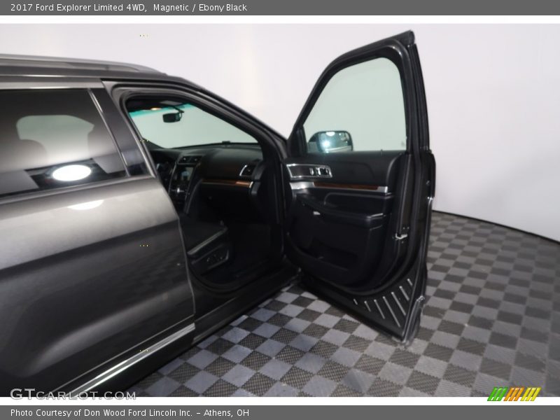 Magnetic / Ebony Black 2017 Ford Explorer Limited 4WD