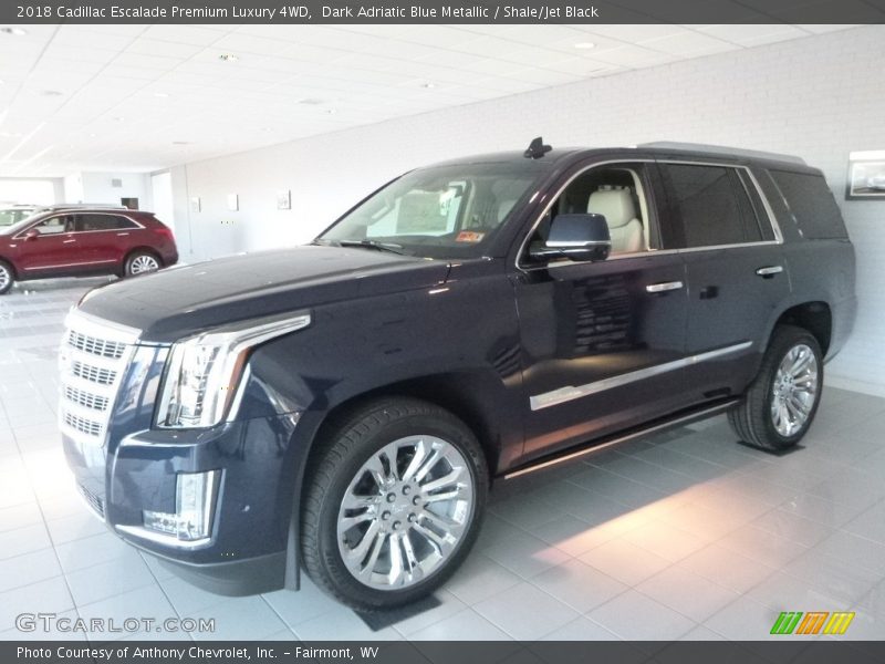 Front 3/4 View of 2018 Escalade Premium Luxury 4WD