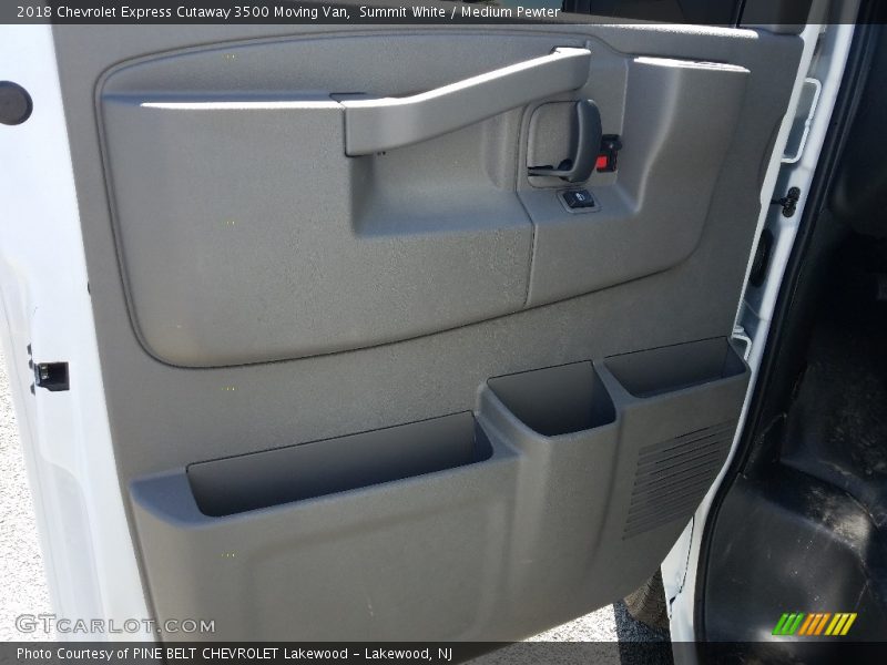 Summit White / Medium Pewter 2018 Chevrolet Express Cutaway 3500 Moving Van
