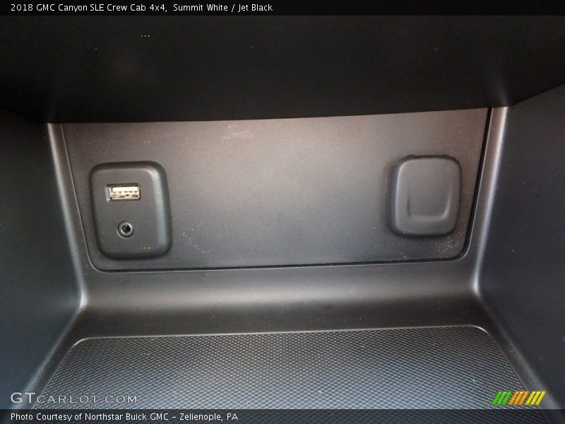 Summit White / Jet Black 2018 GMC Canyon SLE Crew Cab 4x4