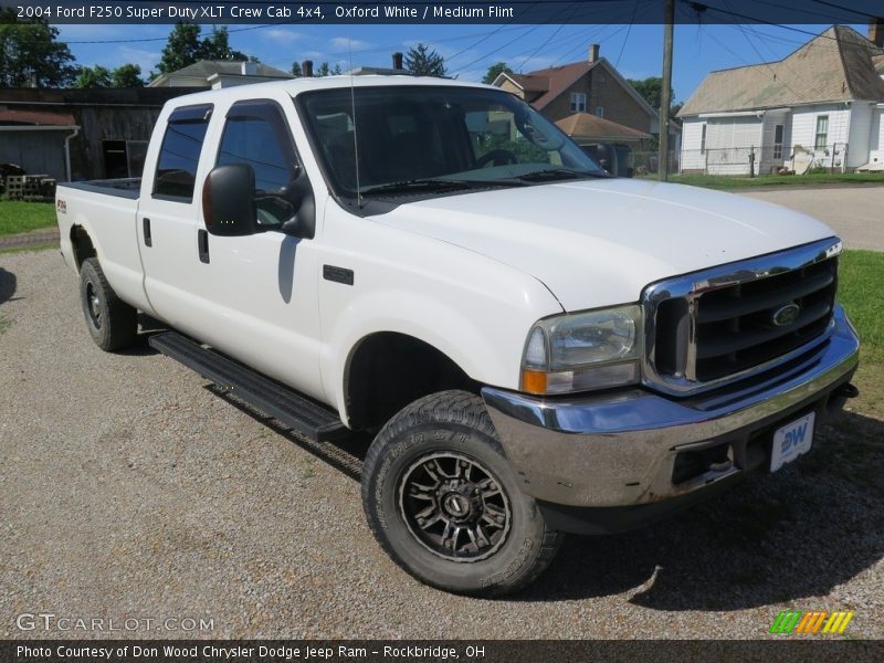Oxford White / Medium Flint 2004 Ford F250 Super Duty XLT Crew Cab 4x4