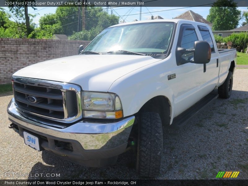 Oxford White / Medium Flint 2004 Ford F250 Super Duty XLT Crew Cab 4x4