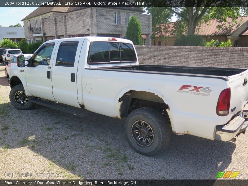 Oxford White / Medium Flint 2004 Ford F250 Super Duty XLT Crew Cab 4x4