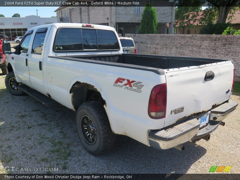 Oxford White / Medium Flint 2004 Ford F250 Super Duty XLT Crew Cab 4x4