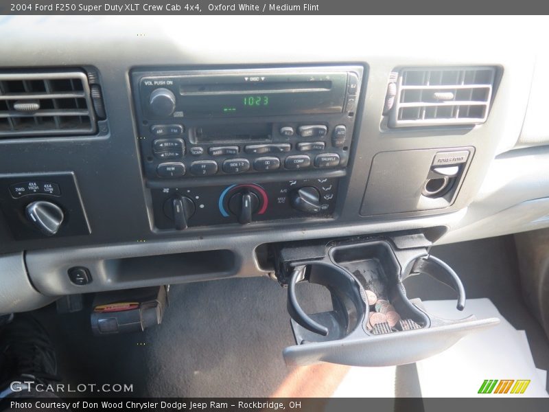 Oxford White / Medium Flint 2004 Ford F250 Super Duty XLT Crew Cab 4x4