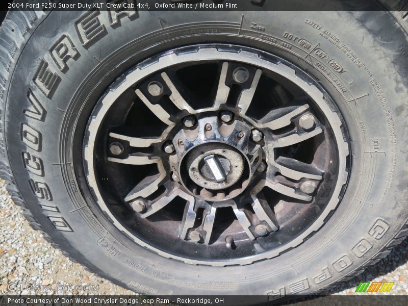 Oxford White / Medium Flint 2004 Ford F250 Super Duty XLT Crew Cab 4x4