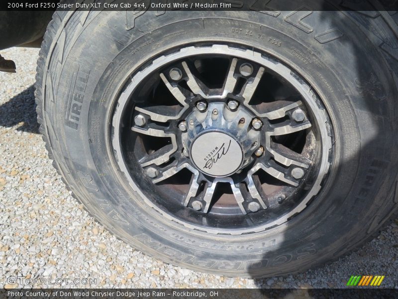 Oxford White / Medium Flint 2004 Ford F250 Super Duty XLT Crew Cab 4x4