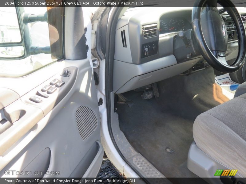 Oxford White / Medium Flint 2004 Ford F250 Super Duty XLT Crew Cab 4x4
