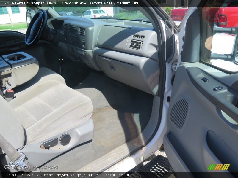 Oxford White / Medium Flint 2004 Ford F250 Super Duty XLT Crew Cab 4x4