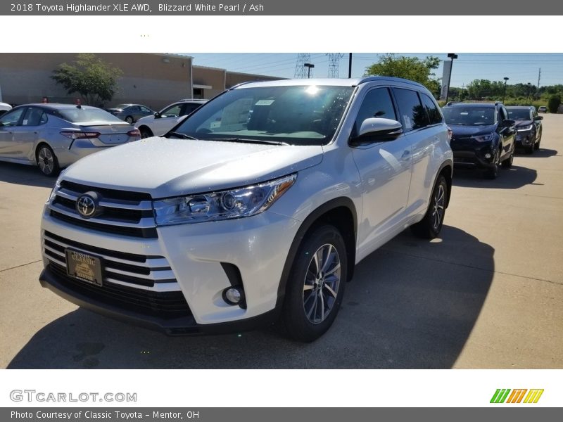 Blizzard White Pearl / Ash 2018 Toyota Highlander XLE AWD