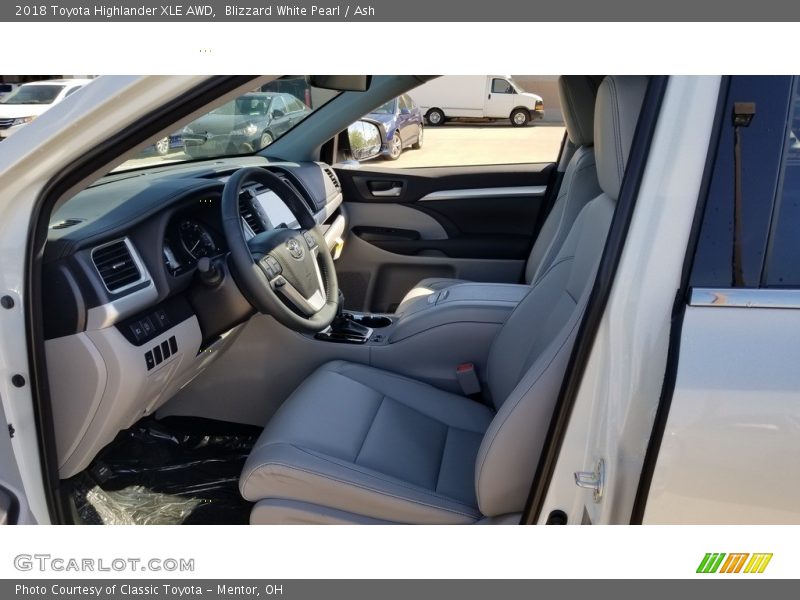 Blizzard White Pearl / Ash 2018 Toyota Highlander XLE AWD