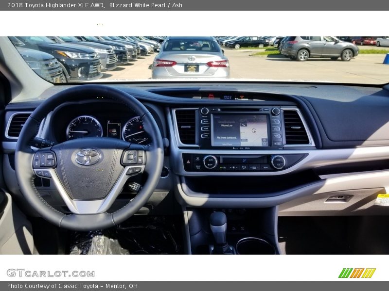 Blizzard White Pearl / Ash 2018 Toyota Highlander XLE AWD