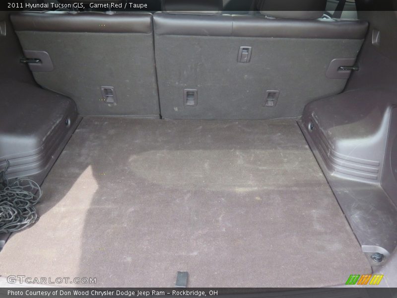 Garnet Red / Taupe 2011 Hyundai Tucson GLS