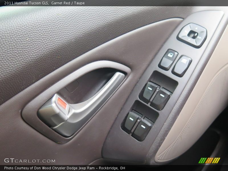 Garnet Red / Taupe 2011 Hyundai Tucson GLS
