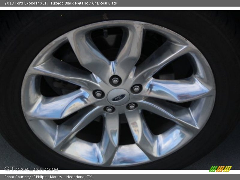Tuxedo Black Metallic / Charcoal Black 2013 Ford Explorer XLT