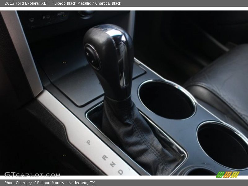 Tuxedo Black Metallic / Charcoal Black 2013 Ford Explorer XLT