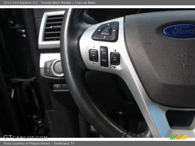 Tuxedo Black Metallic / Charcoal Black 2013 Ford Explorer XLT