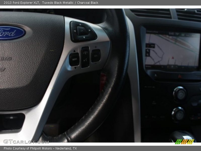 Tuxedo Black Metallic / Charcoal Black 2013 Ford Explorer XLT