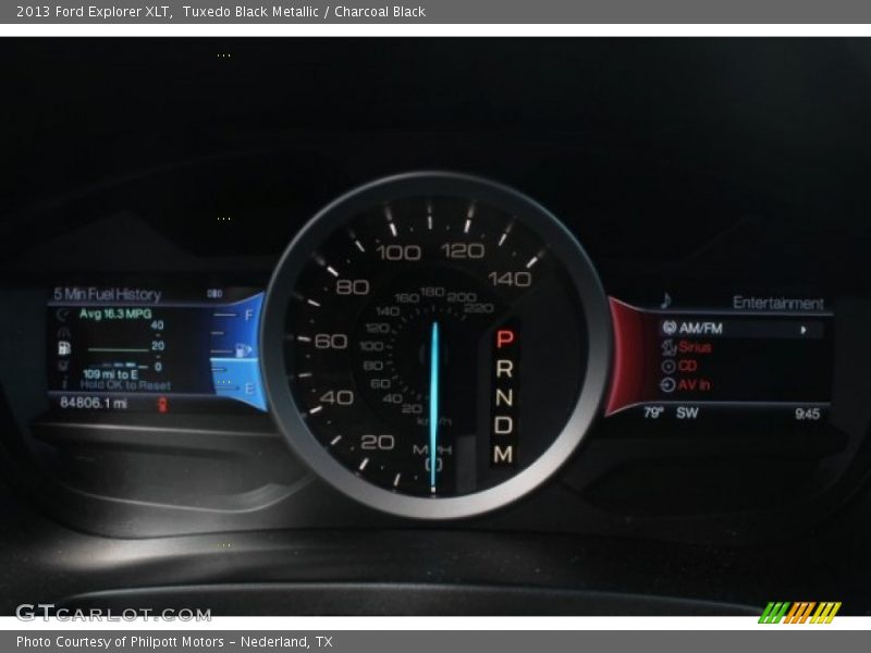 Tuxedo Black Metallic / Charcoal Black 2013 Ford Explorer XLT