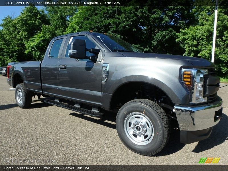 Front 3/4 View of 2018 F350 Super Duty XL SuperCab 4x4