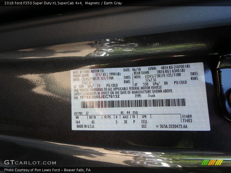 2018 F350 Super Duty XL SuperCab 4x4 Magnetic Color Code J7