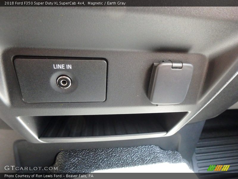 Magnetic / Earth Gray 2018 Ford F350 Super Duty XL SuperCab 4x4