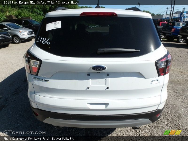 Oxford White / Charcoal Black 2018 Ford Escape SEL