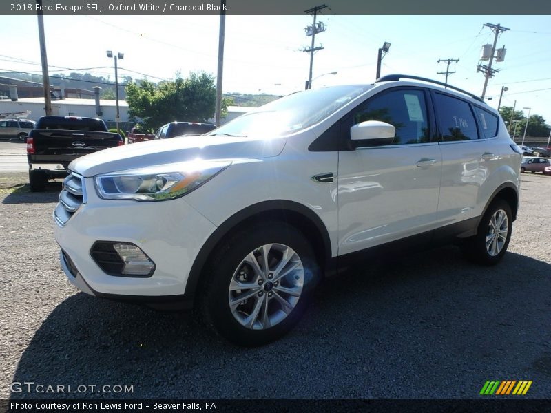 Oxford White / Charcoal Black 2018 Ford Escape SEL
