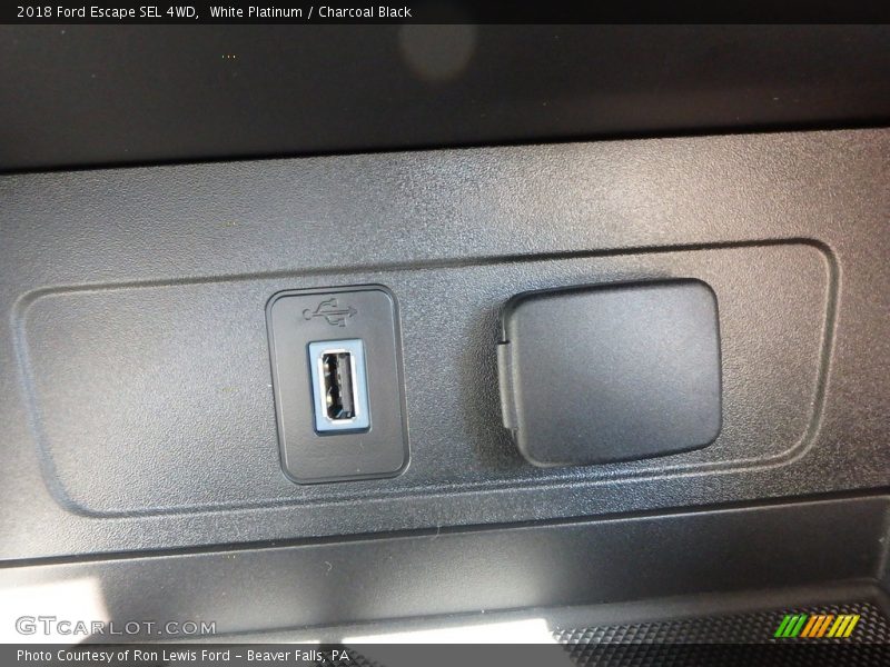 White Platinum / Charcoal Black 2018 Ford Escape SEL 4WD