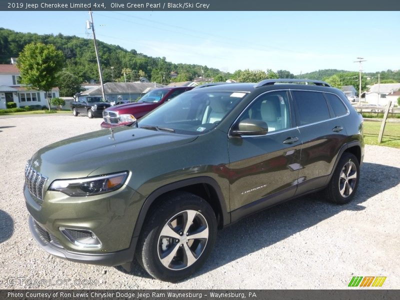 Olive Green Pearl / Black/Ski Grey 2019 Jeep Cherokee Limited 4x4