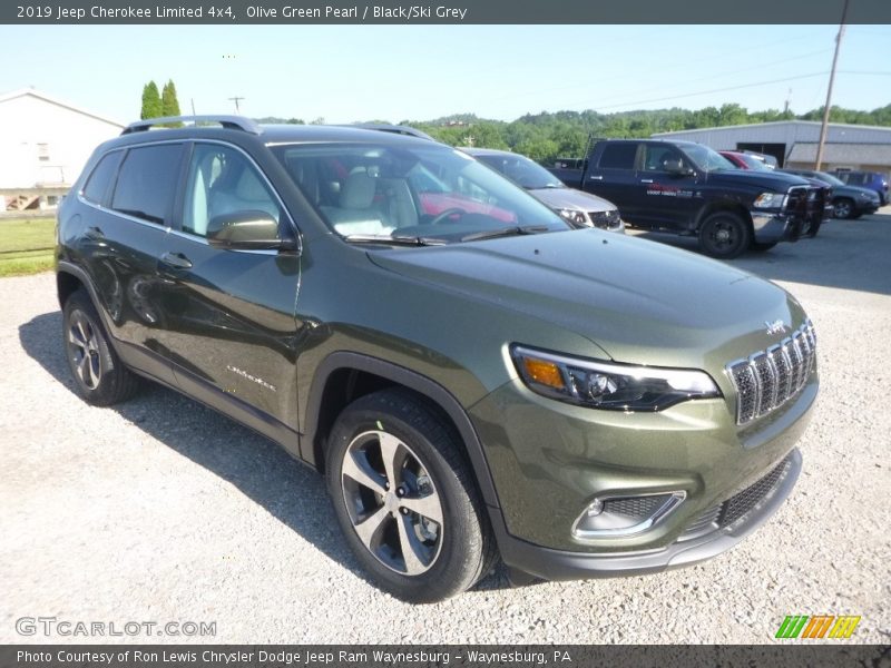 Olive Green Pearl / Black/Ski Grey 2019 Jeep Cherokee Limited 4x4