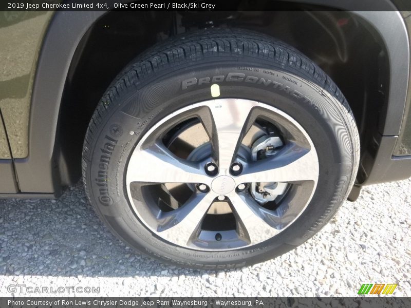 Olive Green Pearl / Black/Ski Grey 2019 Jeep Cherokee Limited 4x4