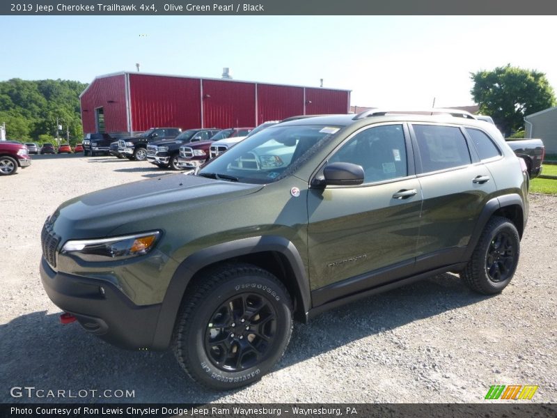 Olive Green Pearl / Black 2019 Jeep Cherokee Trailhawk 4x4