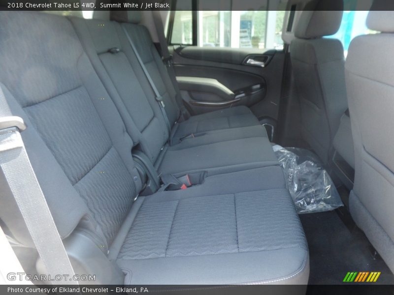 Summit White / Jet Black 2018 Chevrolet Tahoe LS 4WD