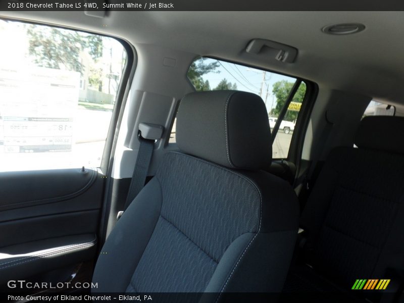 Summit White / Jet Black 2018 Chevrolet Tahoe LS 4WD
