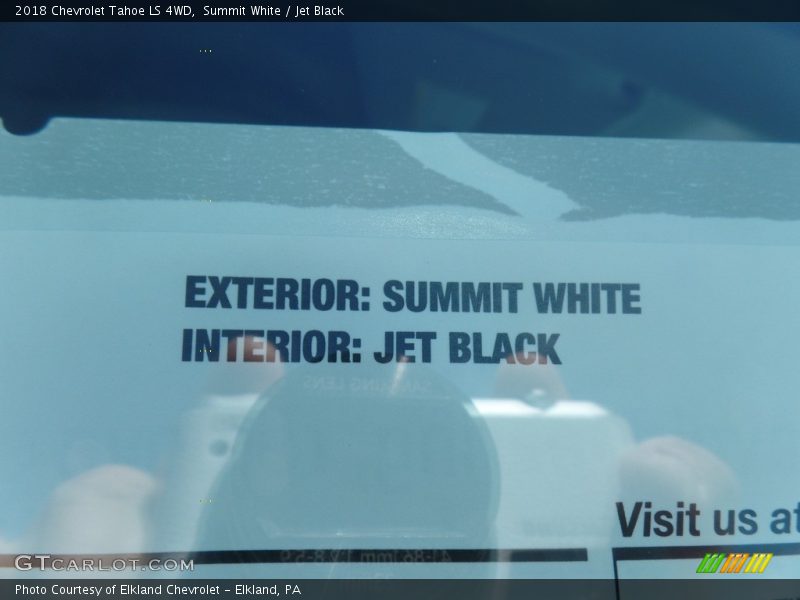 Summit White / Jet Black 2018 Chevrolet Tahoe LS 4WD