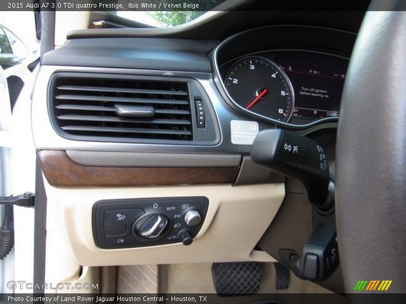 Controls of 2015 A7 3.0 TDI quattro Prestige