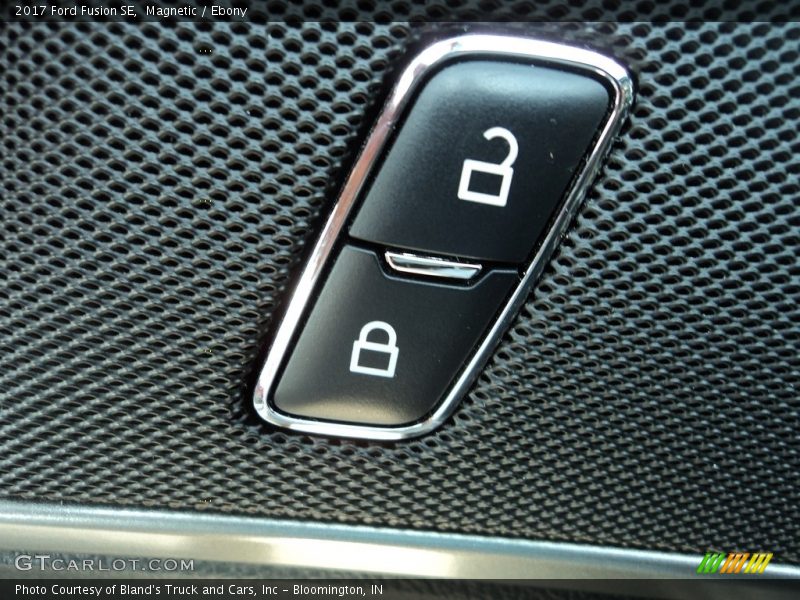 Magnetic / Ebony 2017 Ford Fusion SE