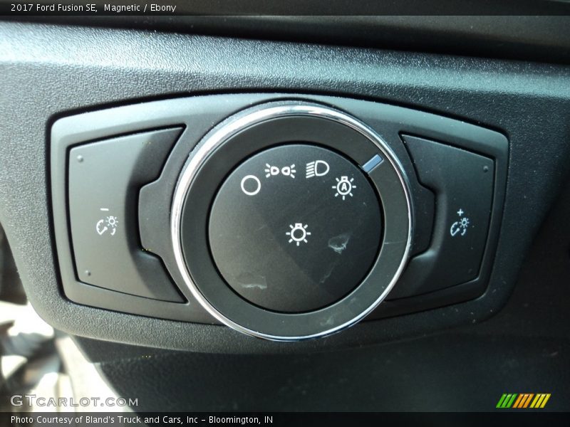 Magnetic / Ebony 2017 Ford Fusion SE