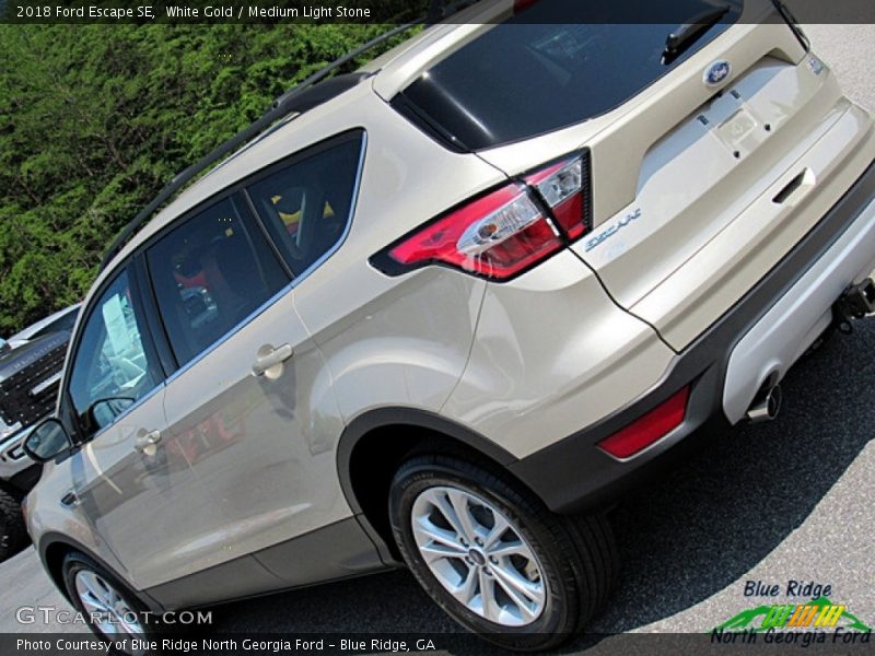 White Gold / Medium Light Stone 2018 Ford Escape SE