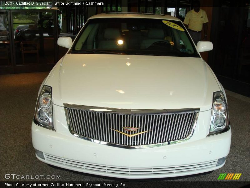 White Lightning / Cashmere 2007 Cadillac DTS Sedan