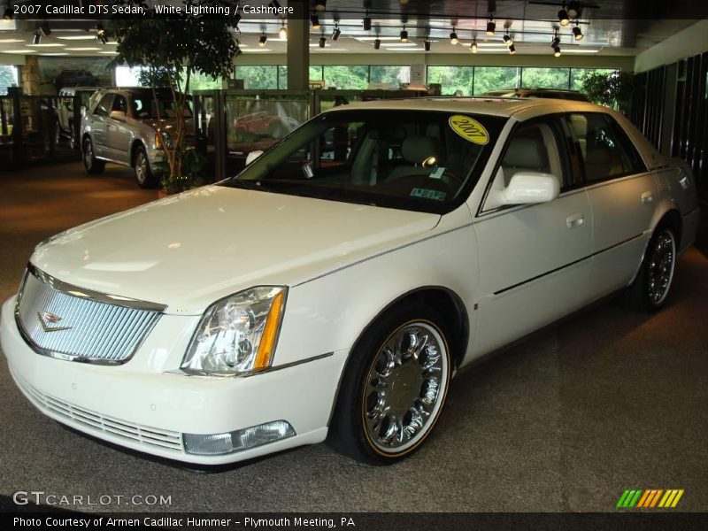 White Lightning / Cashmere 2007 Cadillac DTS Sedan