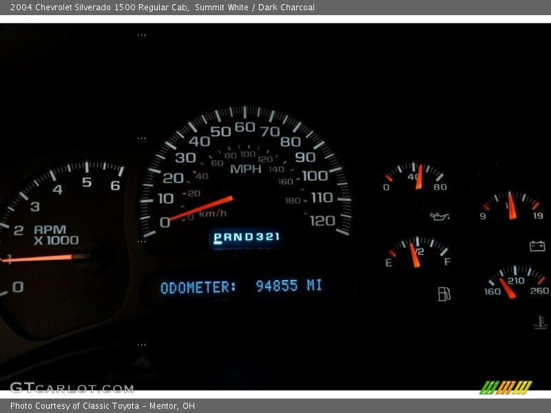 Summit White / Dark Charcoal 2004 Chevrolet Silverado 1500 Regular Cab