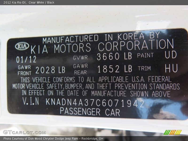 Clear White / Black 2012 Kia Rio EX