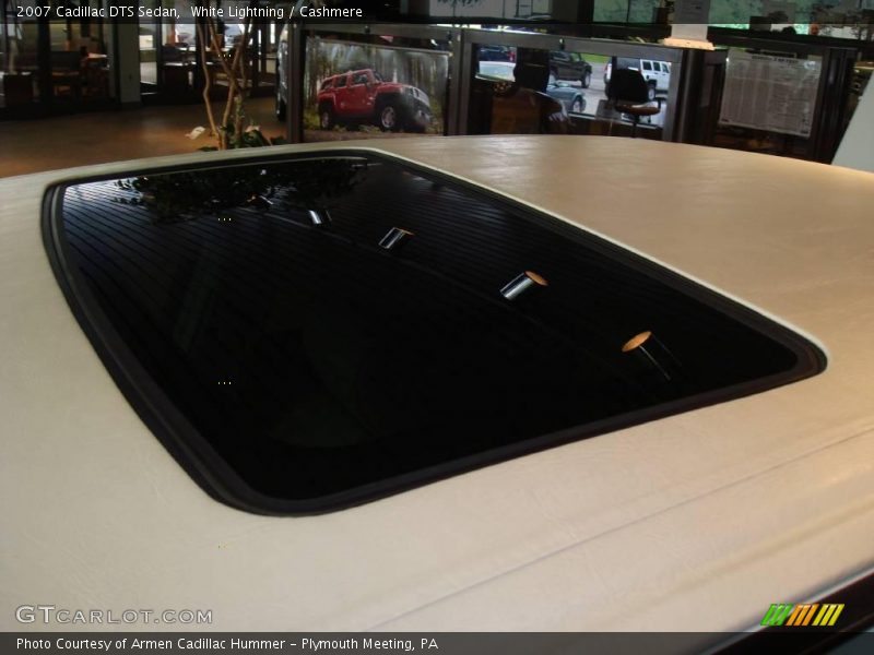 White Lightning / Cashmere 2007 Cadillac DTS Sedan