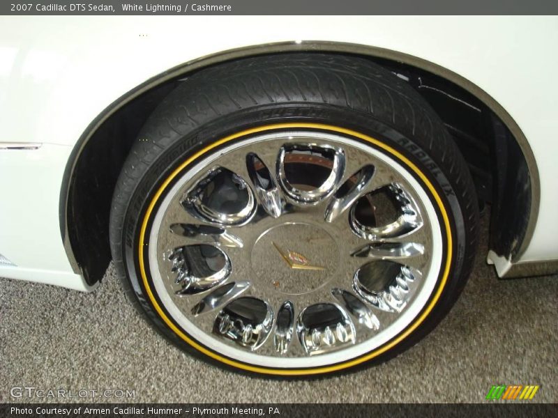 White Lightning / Cashmere 2007 Cadillac DTS Sedan
