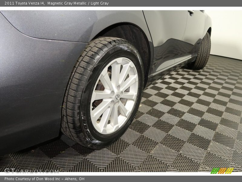Magnetic Gray Metallic / Light Gray 2011 Toyota Venza I4