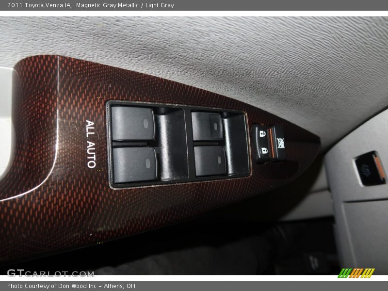 Magnetic Gray Metallic / Light Gray 2011 Toyota Venza I4